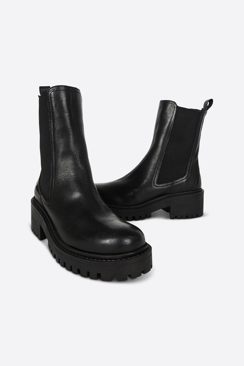 Storm Faux Fur Lined Black Sole Chelsea Boot