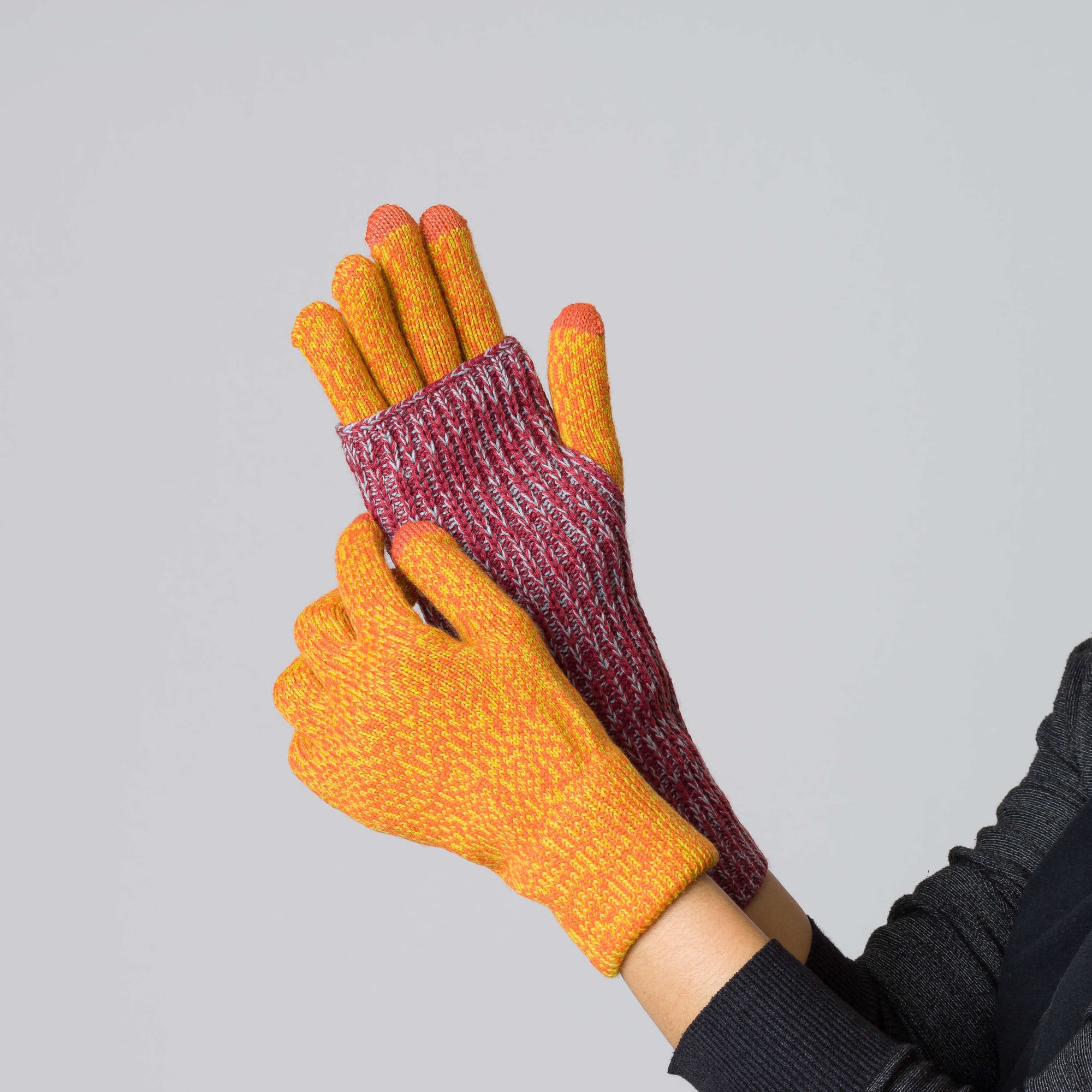 Static Swatch 2-in-1 Armwarmer Gloves