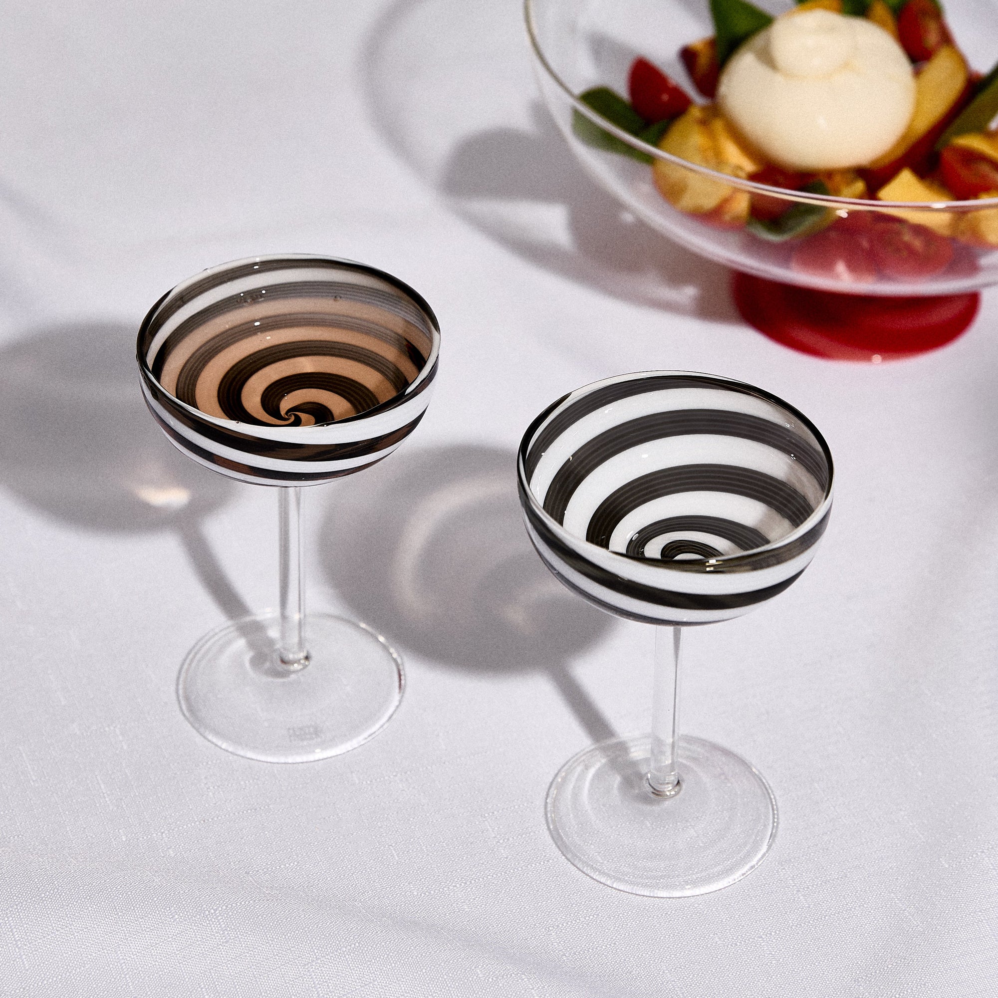 Fazeek - Swirl Coupe Glasses - Black/White, Set of 2 -
