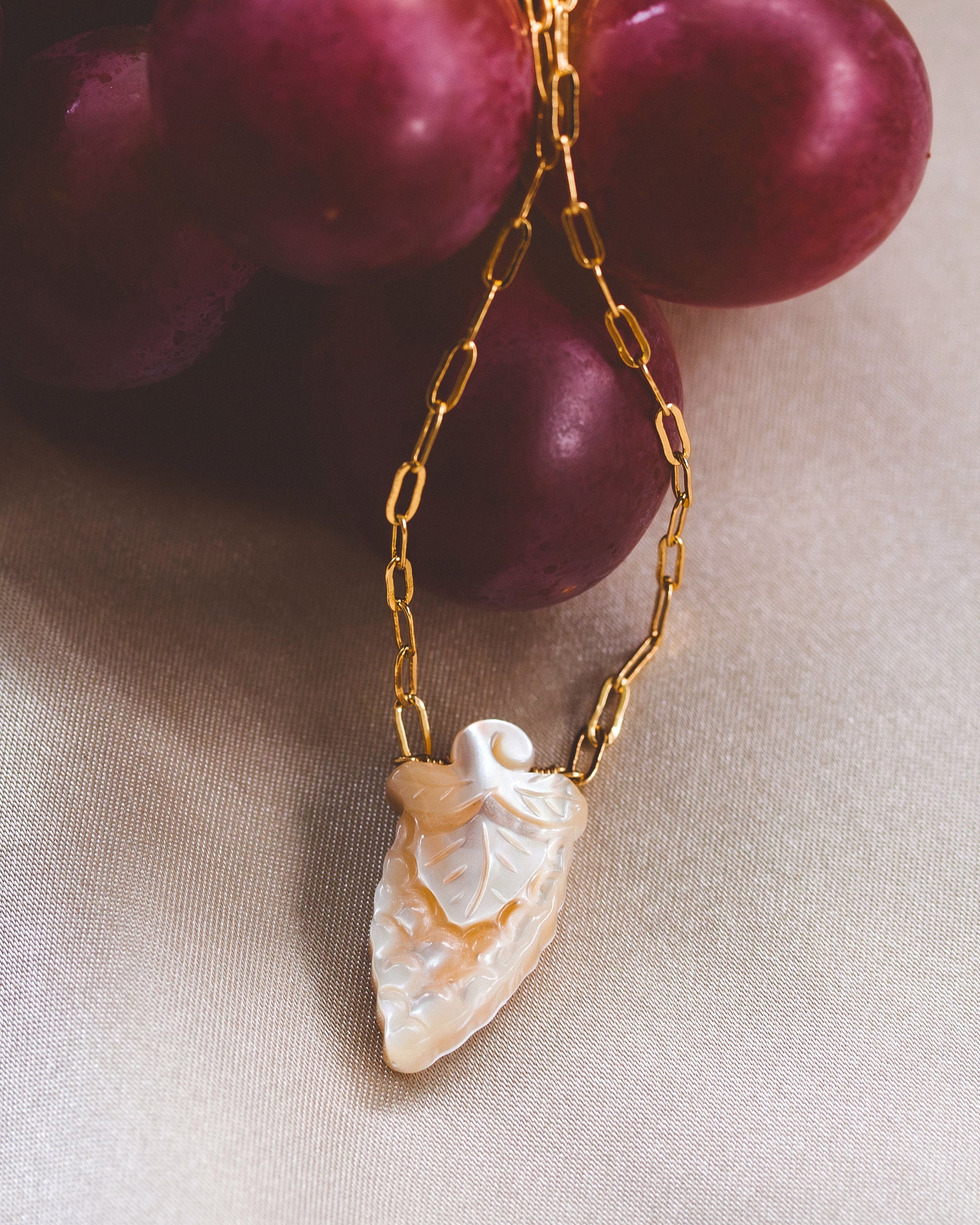 Luna Norte - Vine and Dine Necklace - Beige