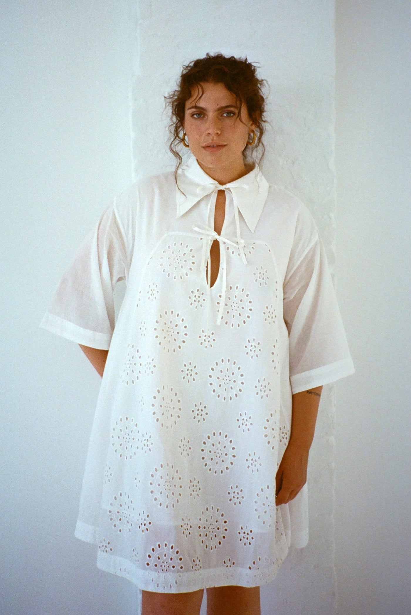 WRAY - Apron Dress - Salt Eyelet -