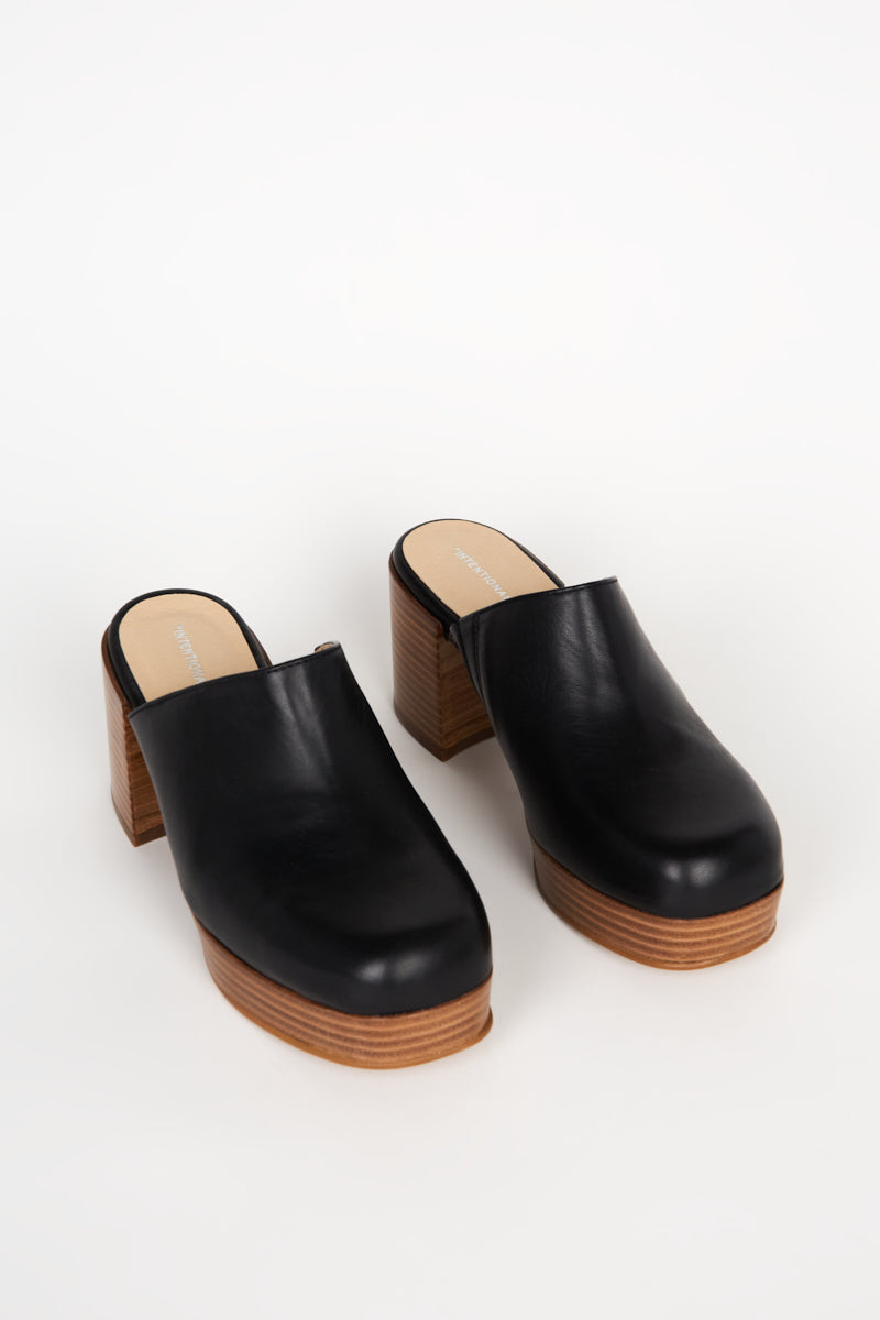 Facts Leather Platform Clog