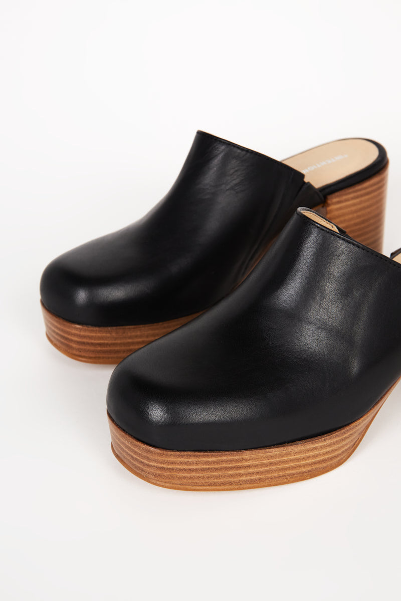 Facts Leather Platform Clog