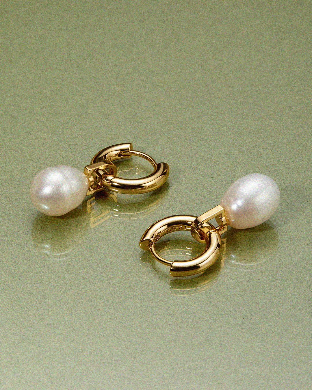 Luv Aj - The White Pearl Amalfi Huggies -