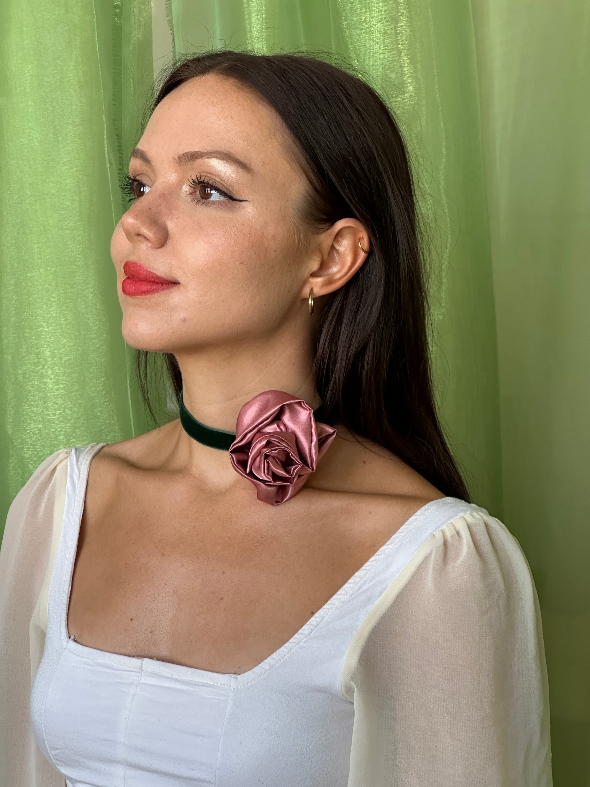 Rosette Choker Necklace