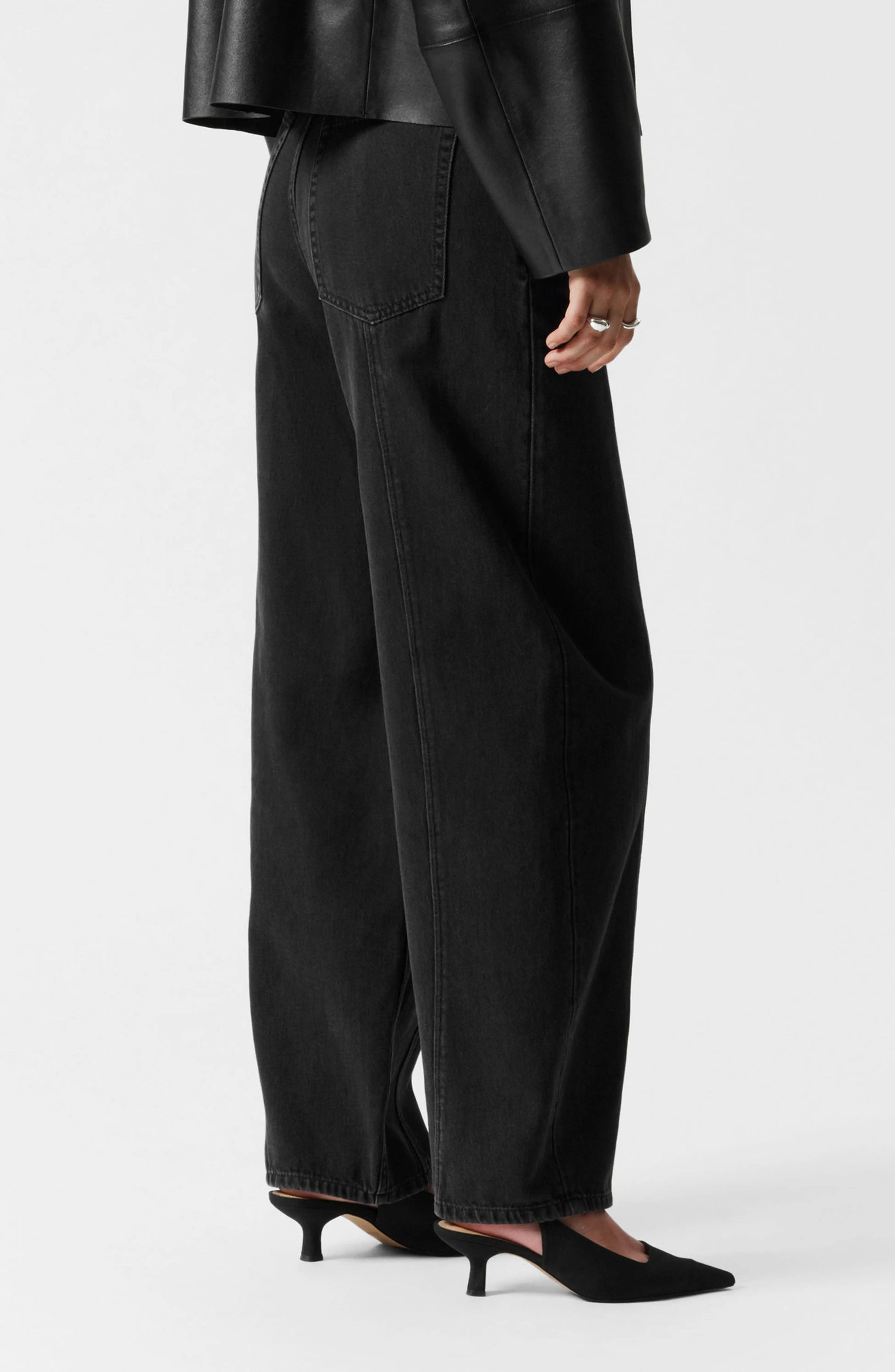 &amp; Other Stories - Bello Cut Jeans - Black -