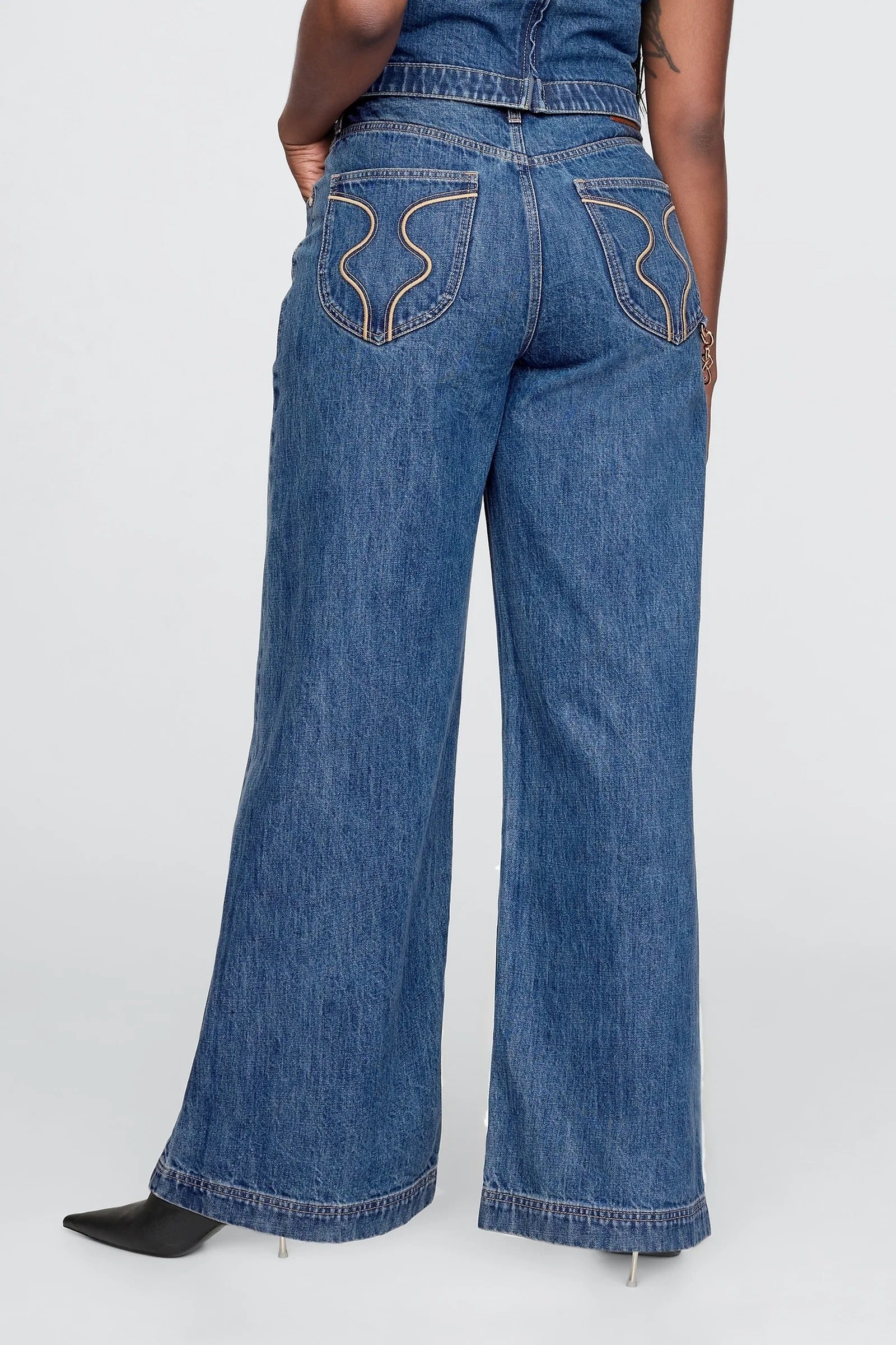 Cult Gaia x Gap - High Rise Stride Chain Jeans - Medium Indigo -