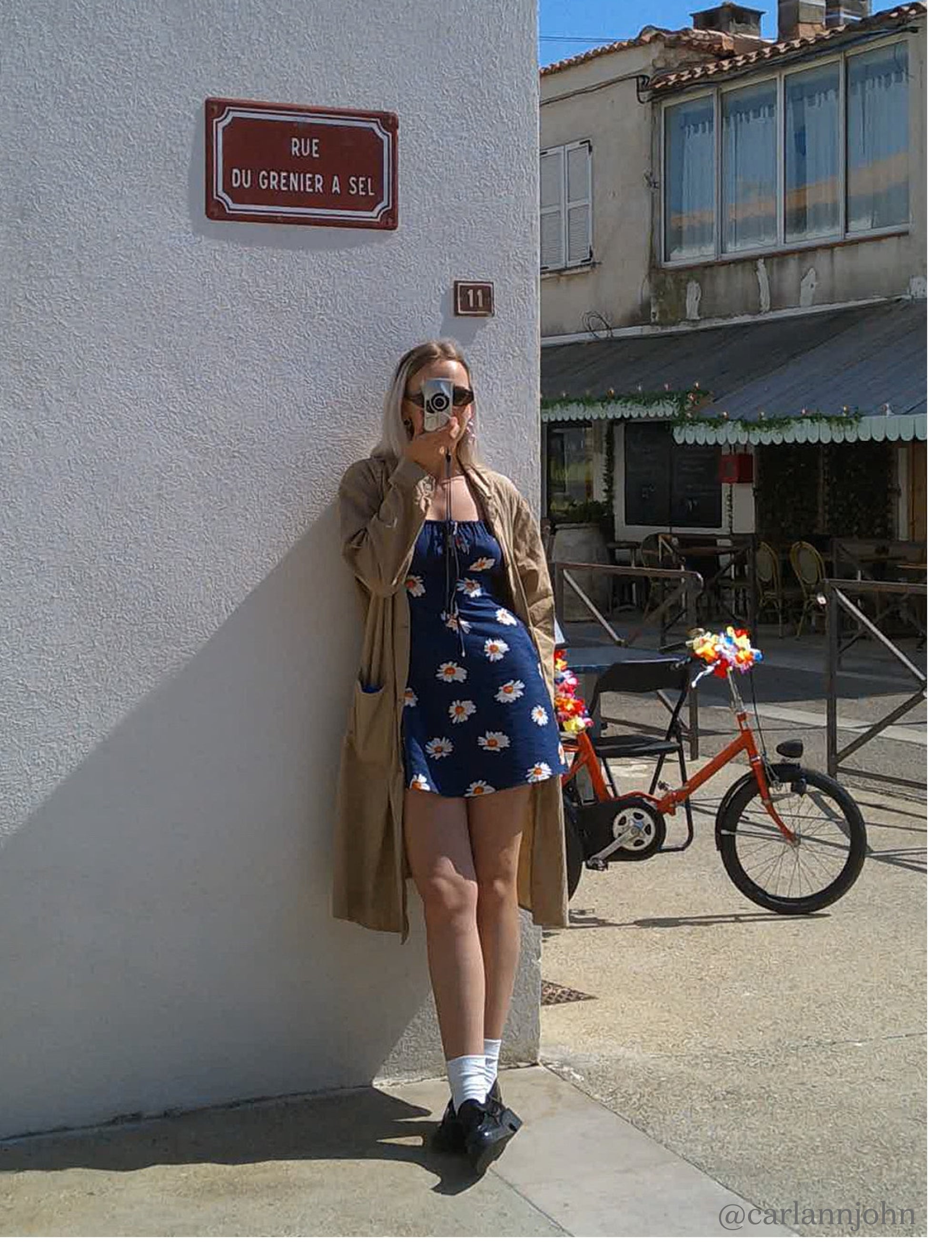 Lisa Says Gah - Suzy Dress - Navy Daisy -