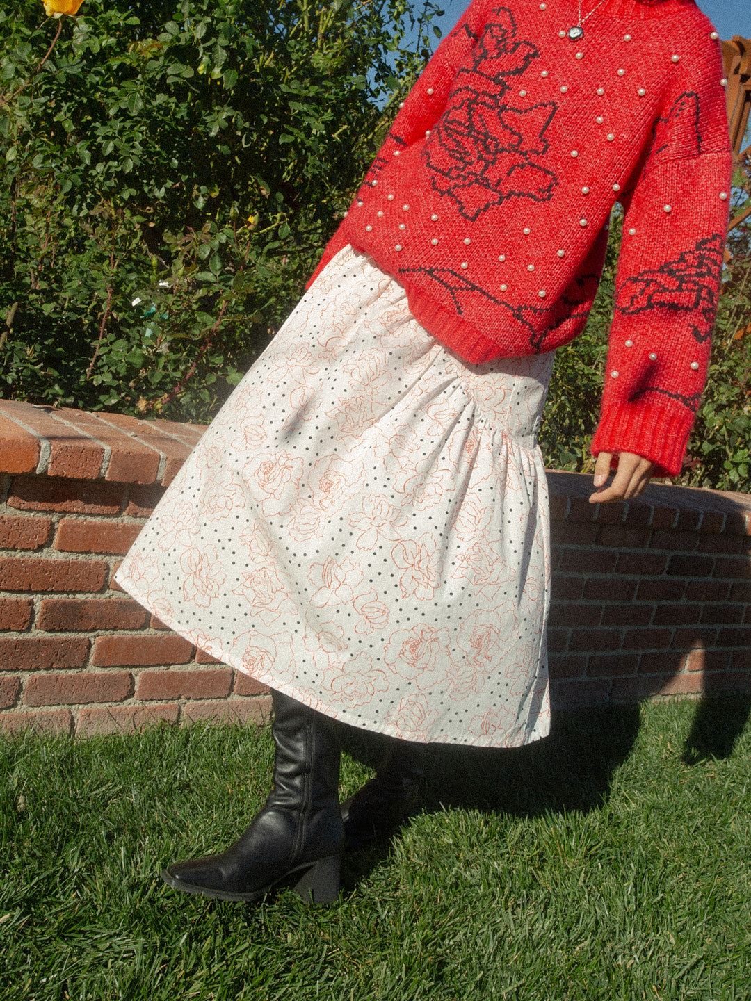 Lisa Says Gah - Maeve Midi Skirt - Rose Dot White -
