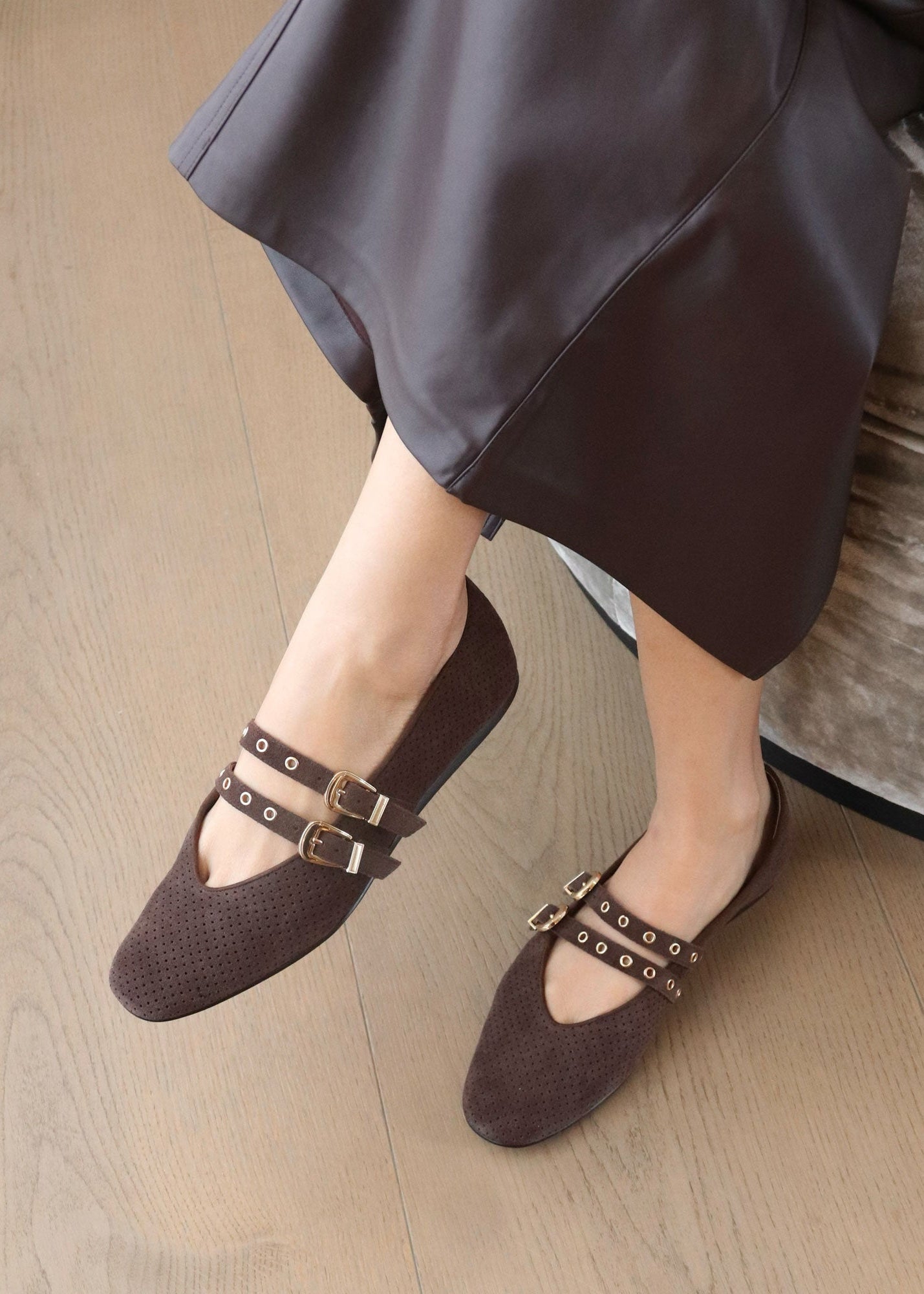 Dolce Vita - Baylee Flat - Dark Brown Suede -