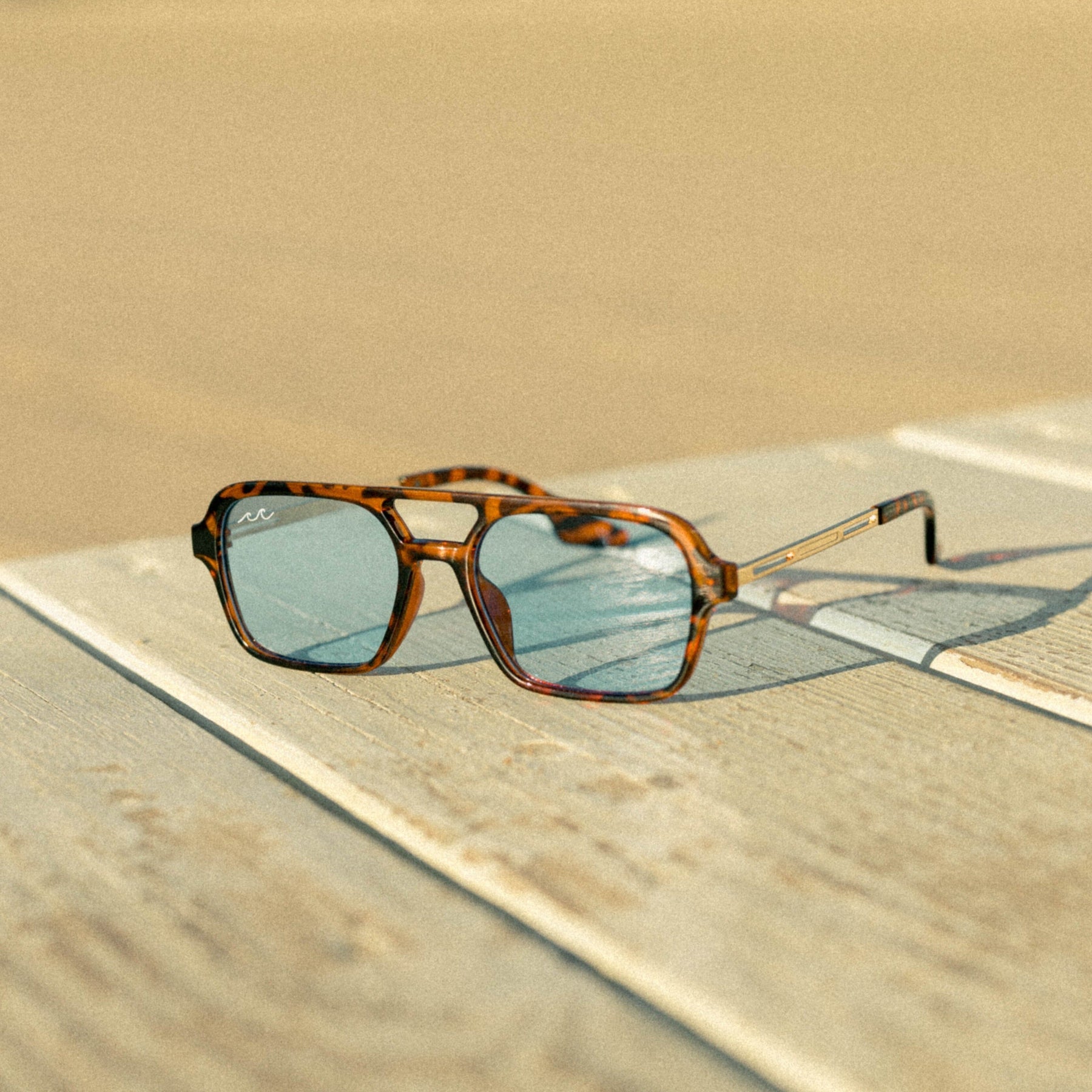 Wavey Sunglasses - Palms Oasis Sunglasses -